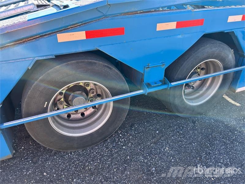 Freightliner 114SD 6x4 Car Carrier Truck Camiones portacoches