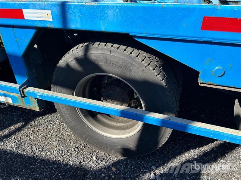 Freightliner 114SD 6x4 Car Carrier Truck Camiones portacoches