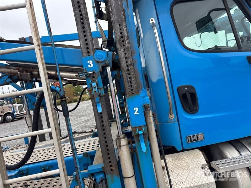 Freightliner 114SD 6x4 Car Carrier Truck Autotransporter