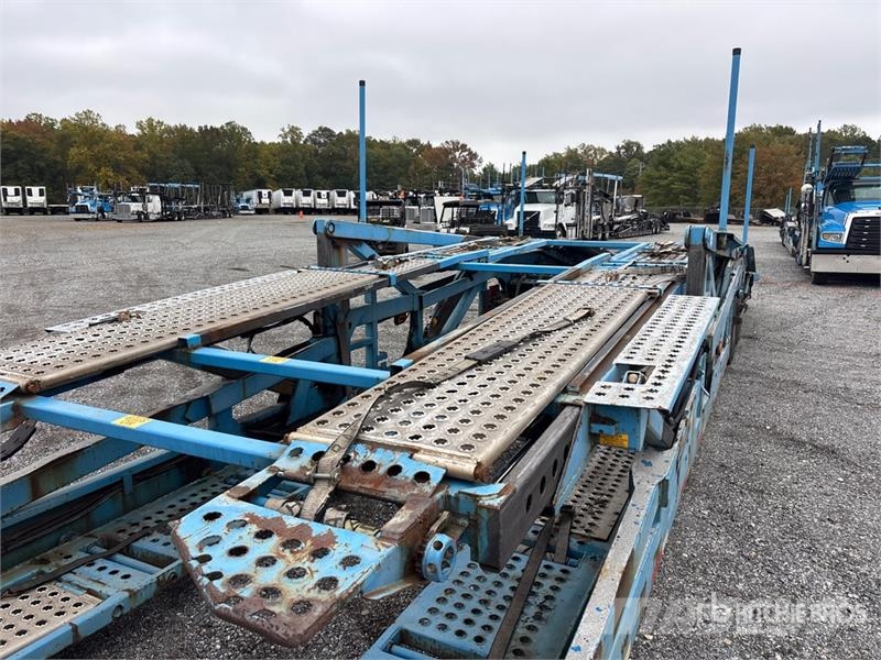 Freightliner 114SD 6x4 Car Carrier Truck مركبات النقل