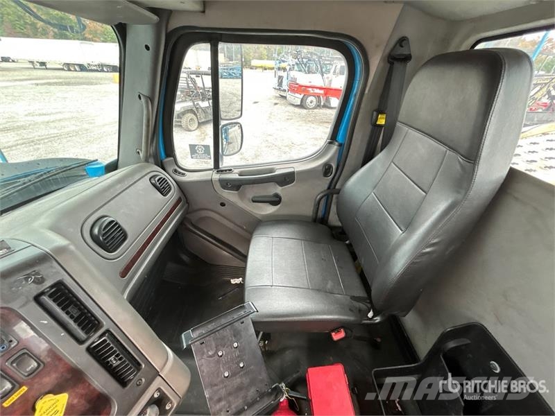 Freightliner 114SD 6x4 Car Carrier Truck Camion porte engin