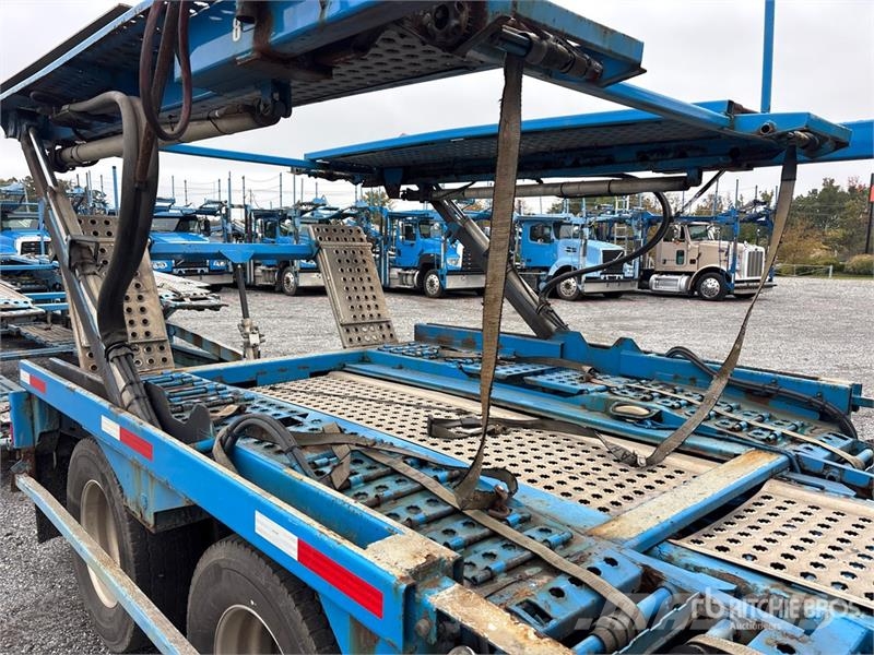 Freightliner 114SD 6x4 Car Carrier Truck مركبات النقل