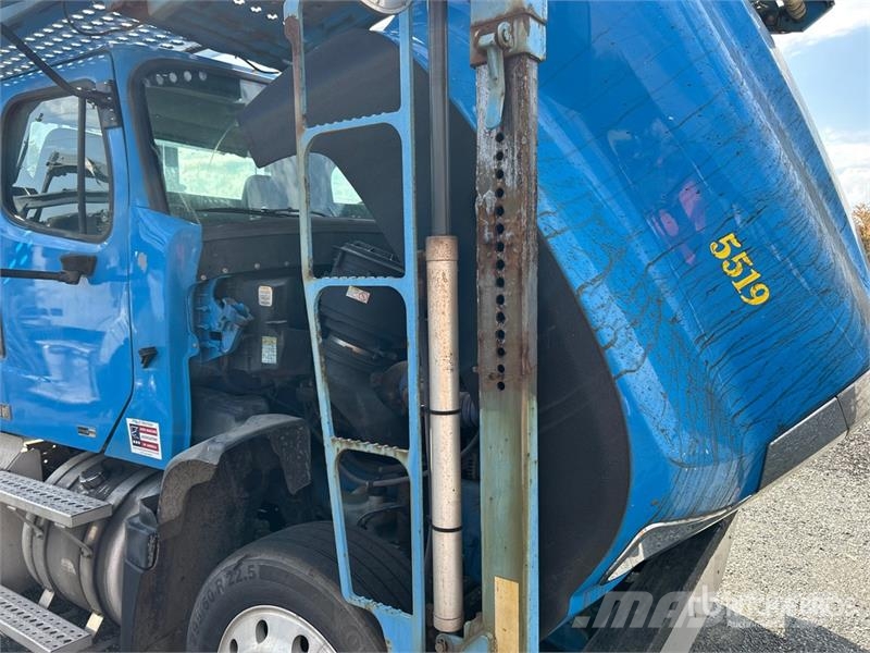 Freightliner 114SD 6x4 Car Carrier Truck Avtotransporterji