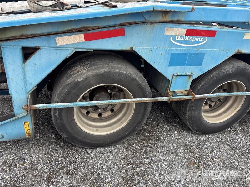 Freightliner 114SD 6x4 Car Carrier Truck مركبات النقل