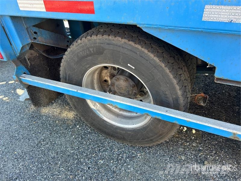 Freightliner 114SD 6x4 Car Carrier Truck 運輸車輛