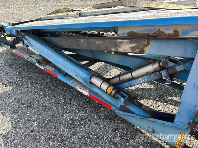Freightliner 114SD 6x4 Car Carrier Truck Avtotransporterji