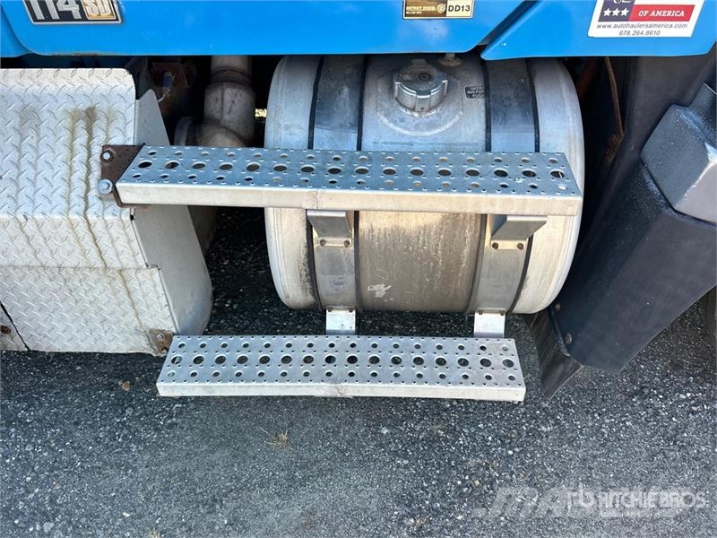 Freightliner 114SD 6x4 Car Carrier Truck Camiones portacoches