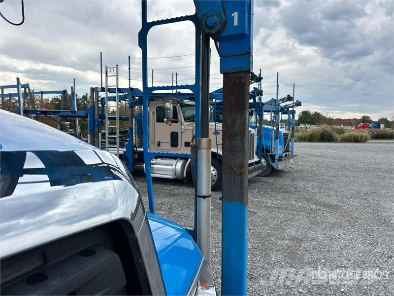Freightliner 114SD 6x4 Car Carrier Truck Camion porte engin