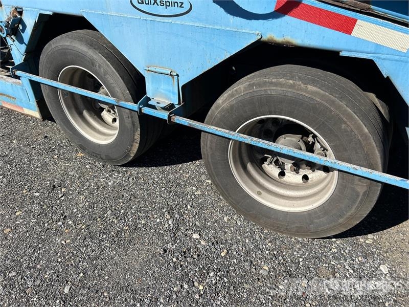 Freightliner 114SD 6x4 Car Carrier Truck 運輸車輛