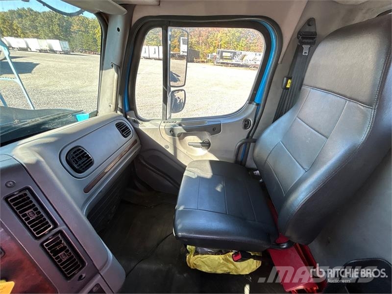 Freightliner 114SD 6x4 Car Carrier Truck Camiones portacoches