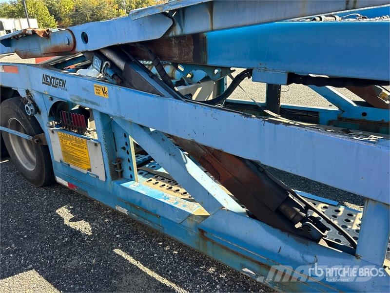 Freightliner 114SD 6x4 Car Carrier Truck 運輸車輛