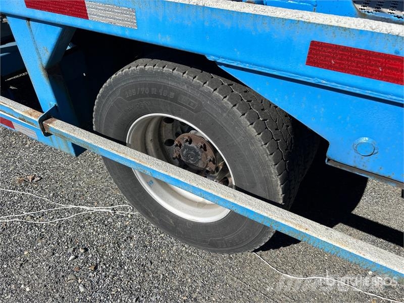 Freightliner 114SD 6x4 Car Carrier Truck 運輸車輛