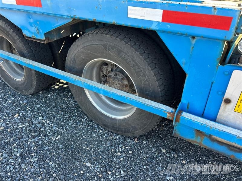 Freightliner 114SD 6x4 Car Carrier Truck Camiones portacoches