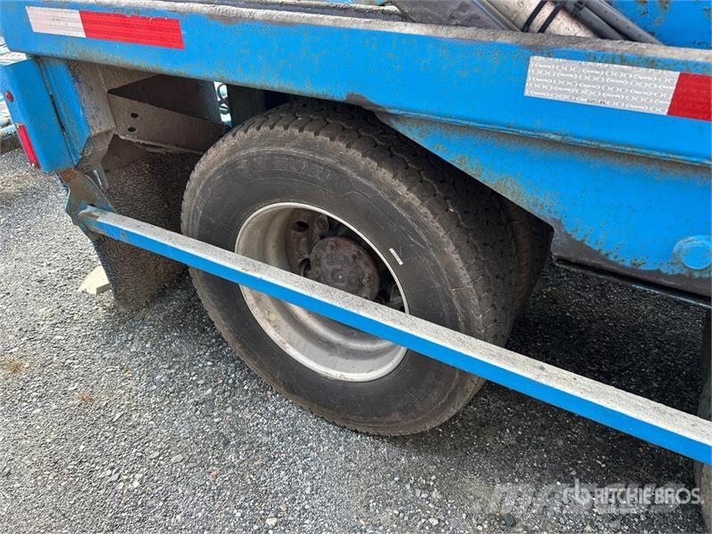 Freightliner 114SD 6x4 Car Carrier Truck Avtotransporterji