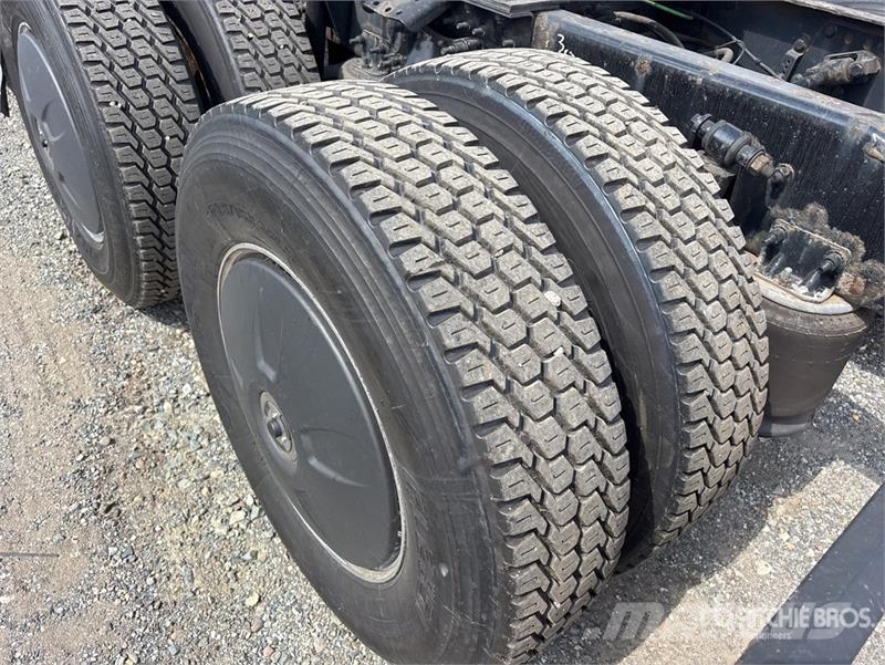 Freightliner 126 6x4 T/A Sleeper Truck Tractor Vilcēji