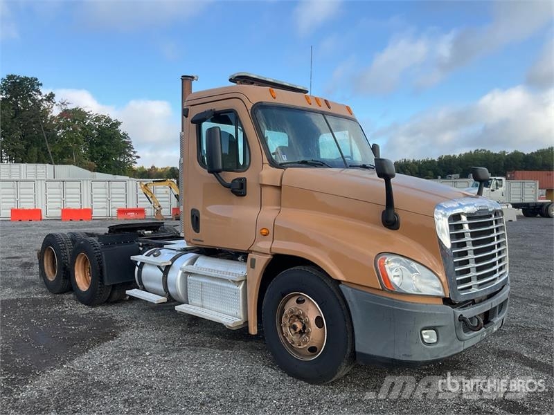 Freightliner 6x4 T/A Day Cab Truck Tractor Trekkers