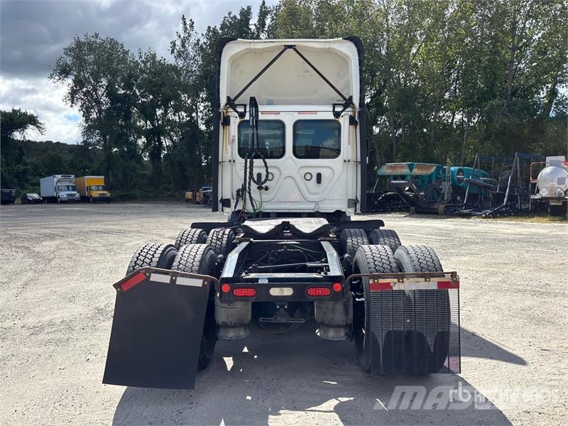 Freightliner Cascadia 116 Tractor Units