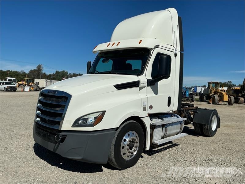 Freightliner Cascadia 126 Седельные тягачи
