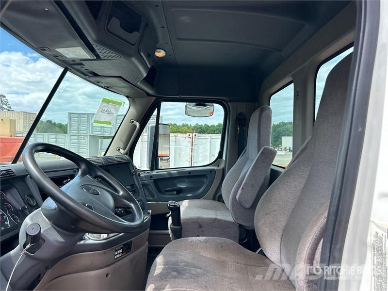 Freightliner Cascadia 125 Vilcēji