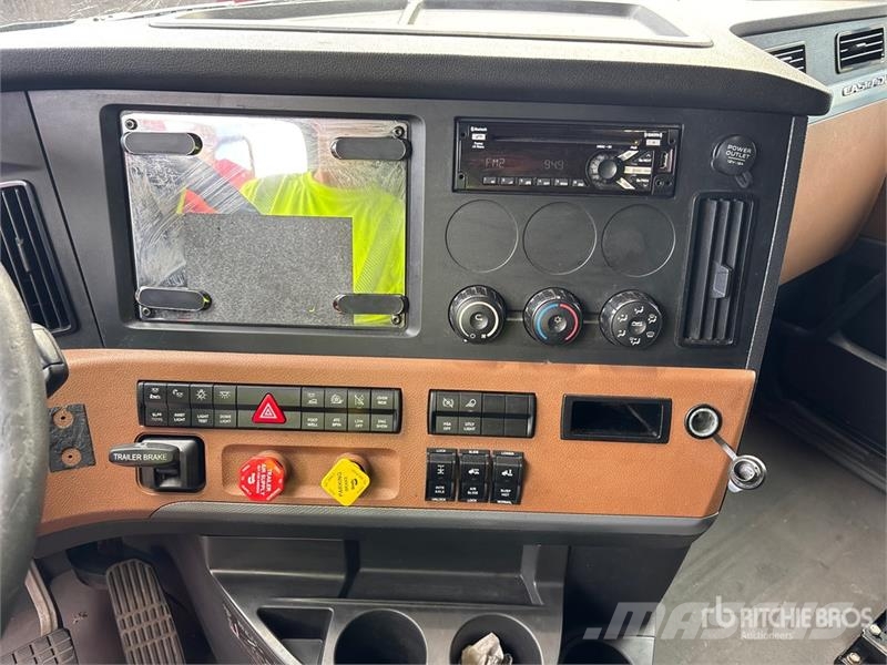 Freightliner Cascadia 126 6x4 T/A Sleeper Truck Tractor Tracteur routier