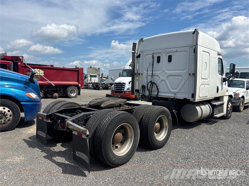 Freightliner Cascadia 113 Tracteur routier