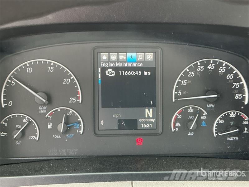 Freightliner Cascadia 126 وحدات الجر
