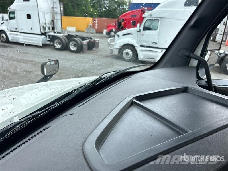 Freightliner Cascadia 126 Prime Movers