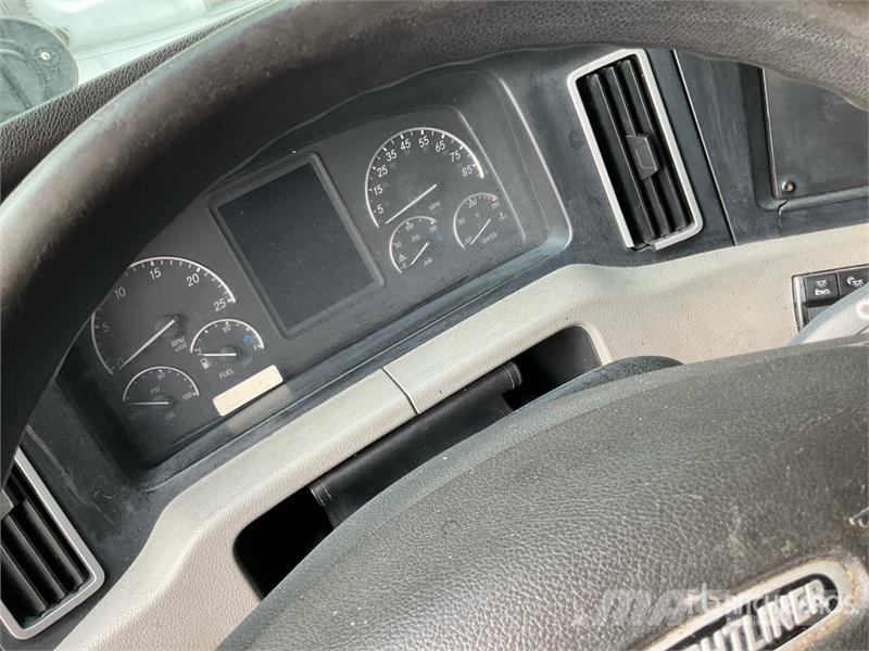 Freightliner Cascadia 126 6x4 T/A Sleeper Truck Tractor Седельные тягачи