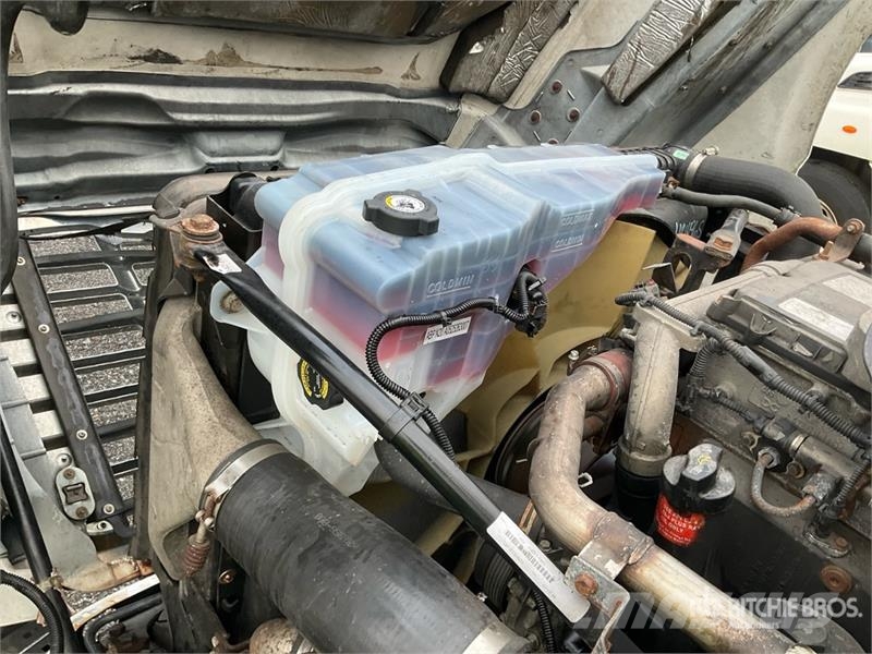 Freightliner Cascadia 125 6x4 T/A Sleeper Truck Tractor Trekkvogner
