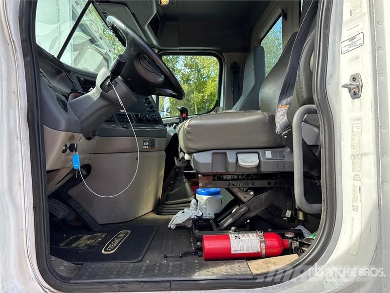 Freightliner Cascadia 125 Sadulveokid