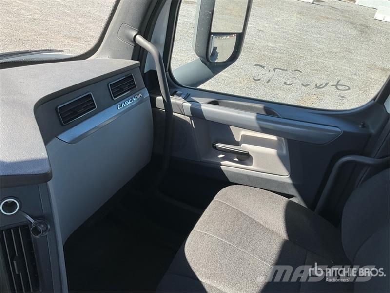 Freightliner Cascadia 116 Tahače