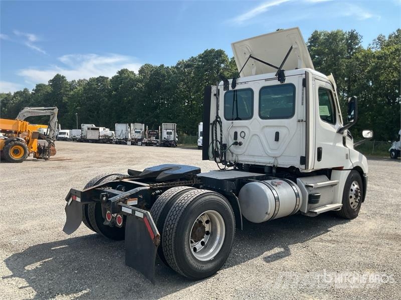 Freightliner Cascadia 126 Prime Movers