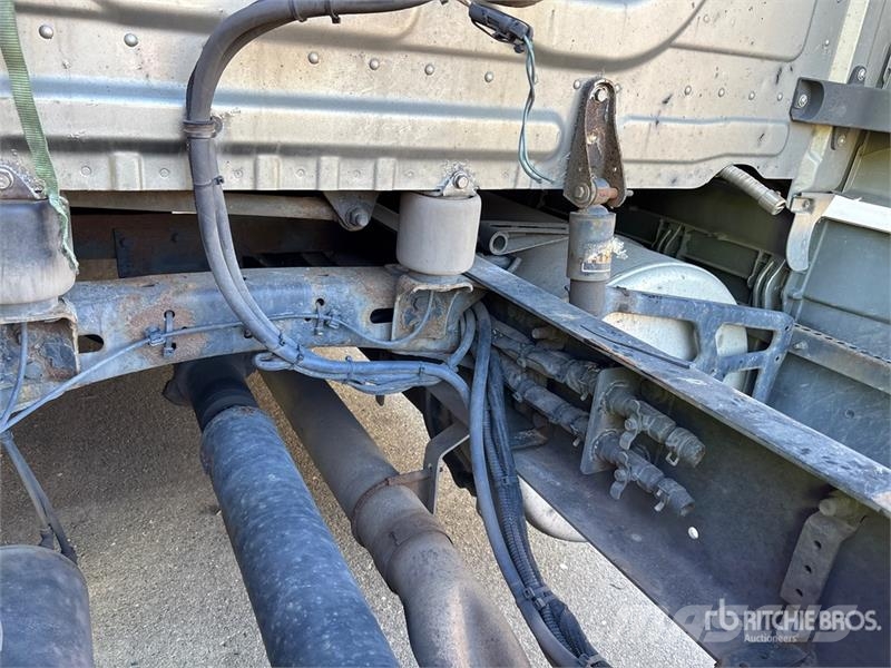 Freightliner Cascadia 125 6x4 T/A Sleeper Truck Tractor Cabezas tractoras