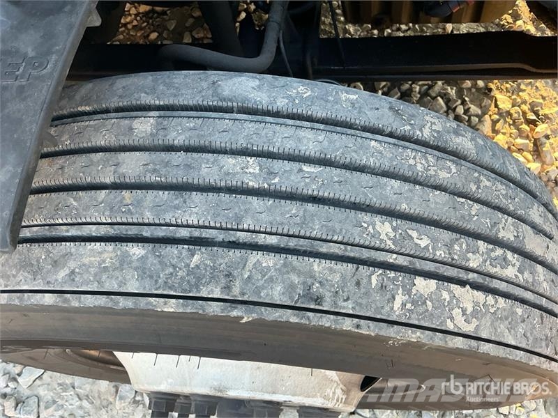 Freightliner Cascadia 126 6x4 T/A Sleeper Truck Tractor Vilcēji