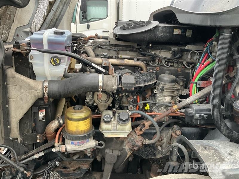 Freightliner Cascadia 125 6x4 T/A Sleeper Truck Tractor Trekkvogner