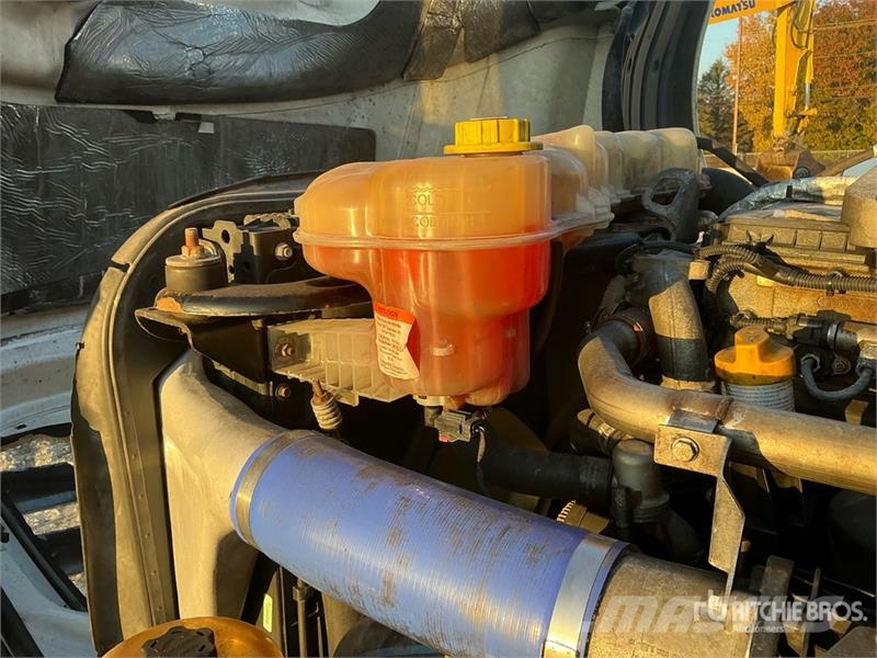 Freightliner Cascadia 126 6x4 T/A Sleeper Truck Tractor Vilcēji