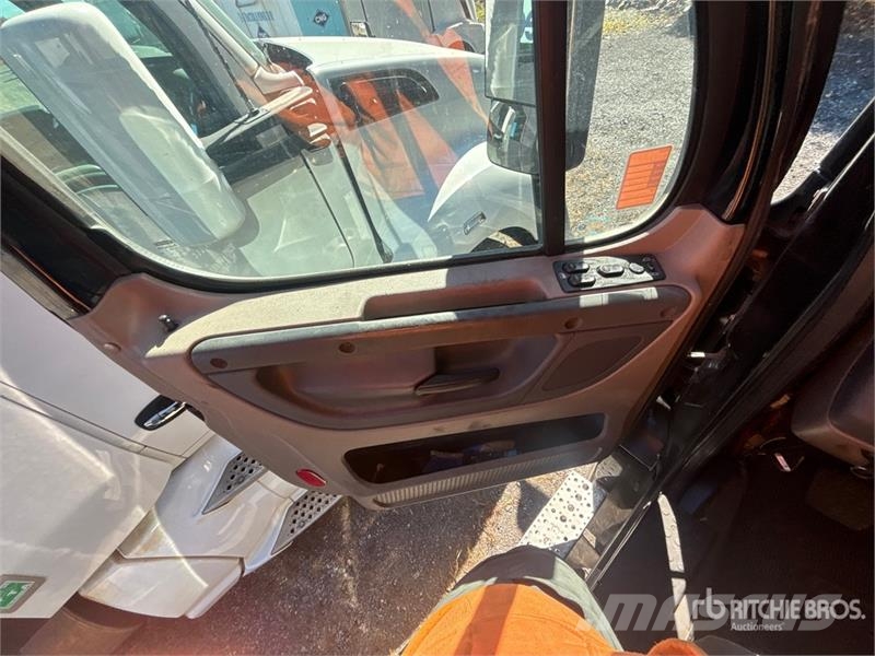 Freightliner Cascadia 125 Trekkers
