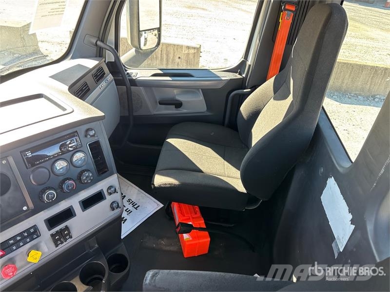 Freightliner Cascadia 116 Trekkers