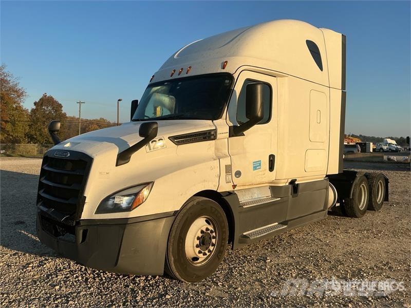 Freightliner Cascadia 126 6x4 T/A Sleeper Truck Tractor Vilcēji