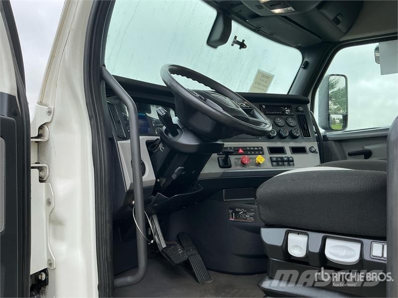 Freightliner Cascadia 126 Prime Movers