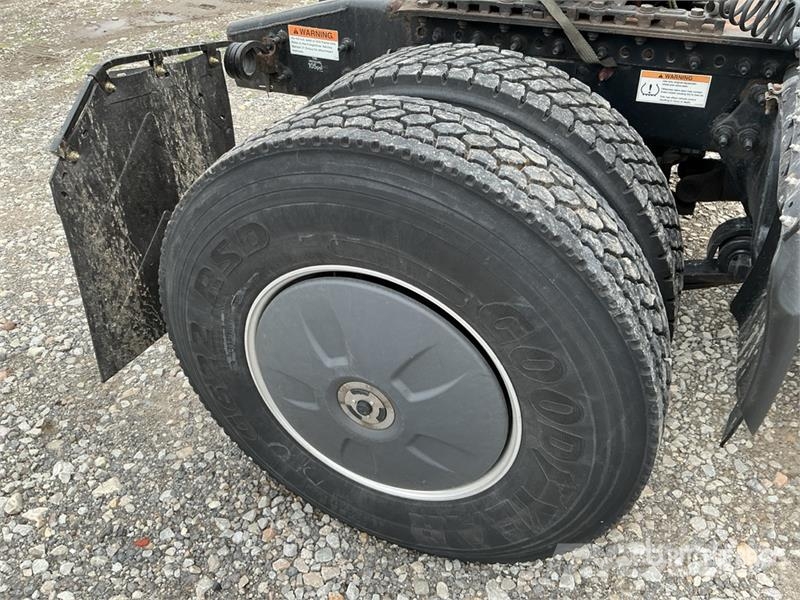 Freightliner Cascadia 126 وحدات الجر