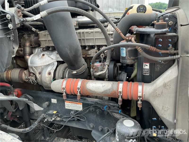 Freightliner Cascadia 126 وحدات الجر