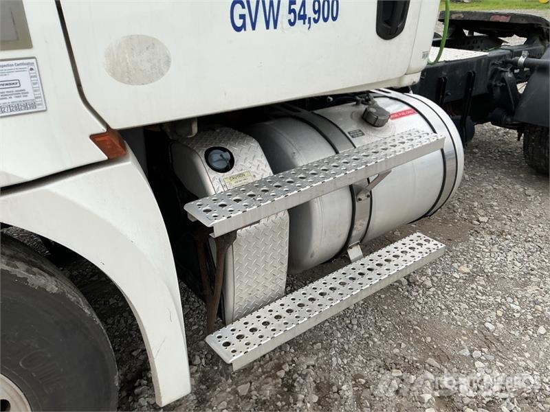 Freightliner Cascadia 126 وحدات الجر