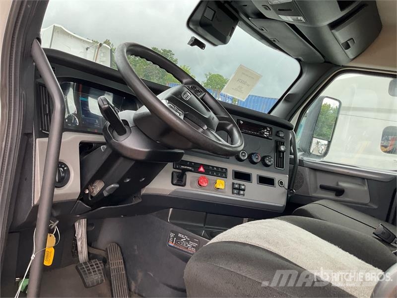 Freightliner Cascadia 126 Prime Movers
