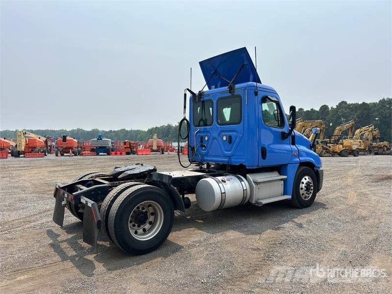 Freightliner Cascadia 125 Vetopöytäautot