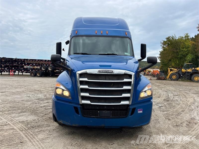 Freightliner Cascadia 126 6x4 T/A Sleeper Truck Tractor Tractores (camiões)