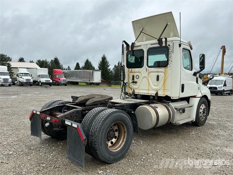 Freightliner Cascadia 126 Vetopöytäautot