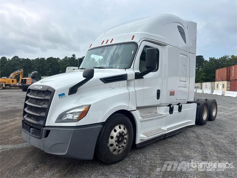 Freightliner Cascadia 126 6x4 T/A Sleeper Truck Tractor Седельные тягачи