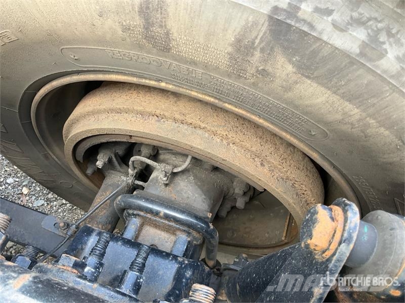 Freightliner Cascadia 126 6x4 T/A Sleeper Truck Tractor Седельные тягачи