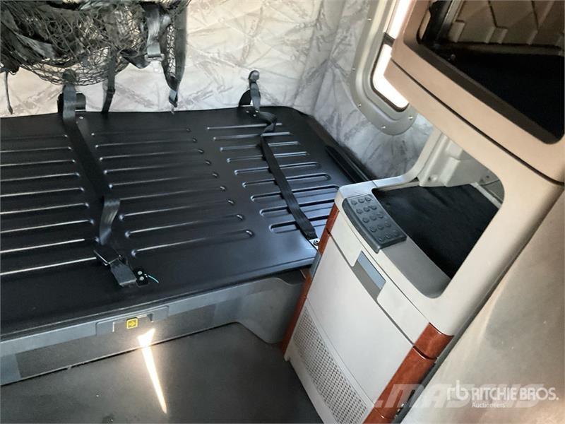 Freightliner Cascadia 125 Truck Tractor Units